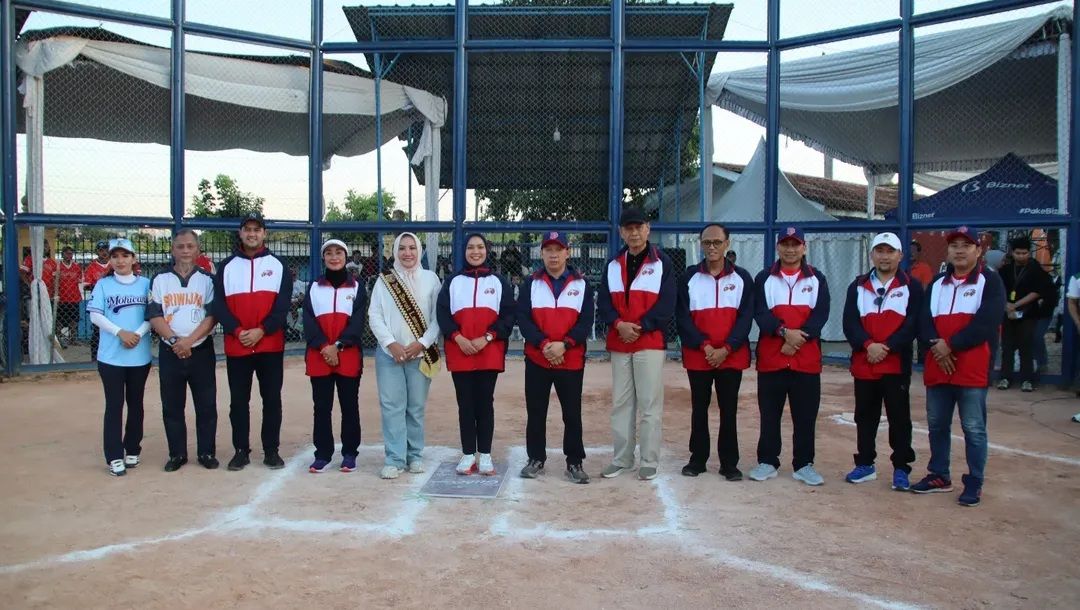 Ketua KONI Lampung Hadiri Pembukaan Gubernur Slowpitch Turnamen 2025