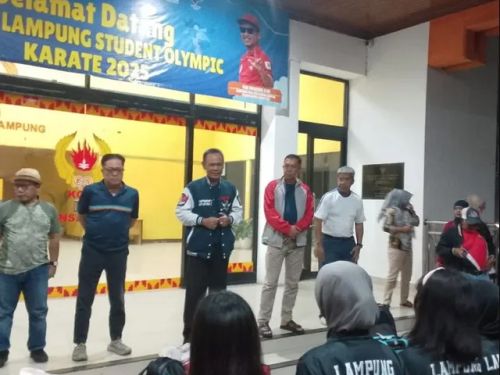 Ketua KONI Lampung Lepas Atlet Karate Menuju PON Beladiri 2025