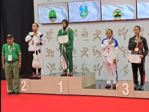 Pamela Samosir meraih medali perunggu Sambo PON Beladiri 2025 setelah menang 9–0 atas atlet DKI Jakarta