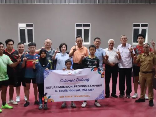Sempat Main Pingpong, Ketum KONI Lampung Harap PTMSI Pertahankan Tradisi Medali PON